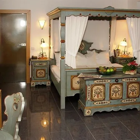 コンティ アム ハウプトバーンホフ ホテル 3*