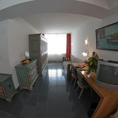 Conti Am Hauptbahnhof Hotel