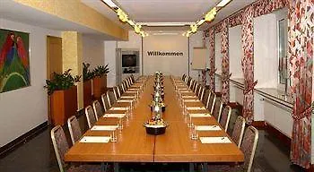 Conti Am Hauptbahnhof Hotel 3*