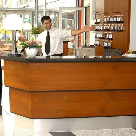 Conti Am Hauptbahnhof