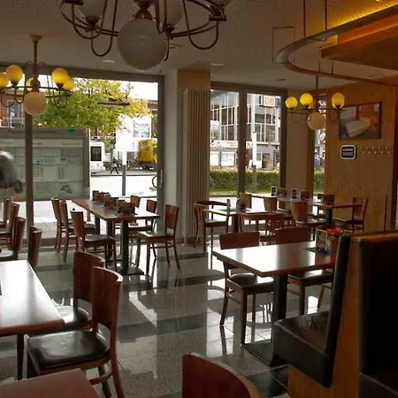 Conti Am Hauptbahnhof Hotel