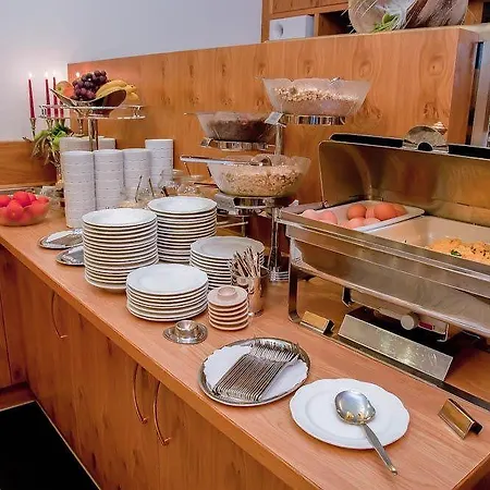 Conti Am Hauptbahnhof 3*