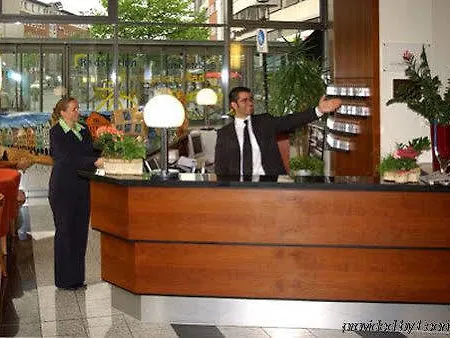 Conti Am Hauptbahnhof Hotel