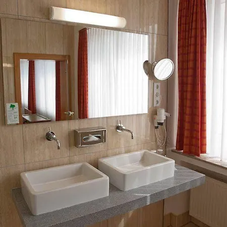 Conti Am Hauptbahnhof 3*