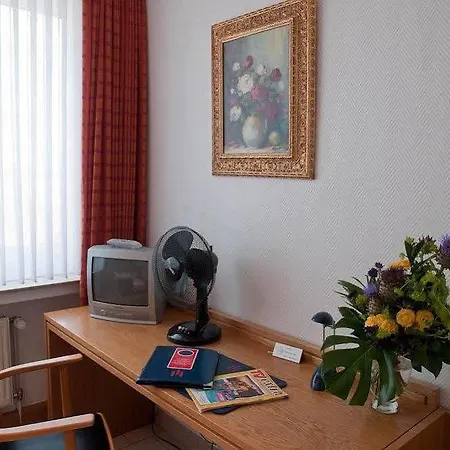 Conti Am Hauptbahnhof Hotel 3*