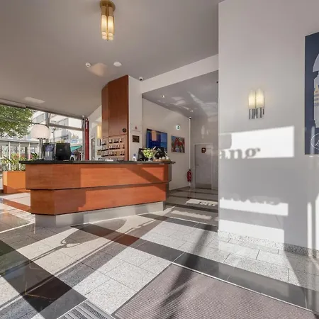 Conti Am Hauptbahnhof