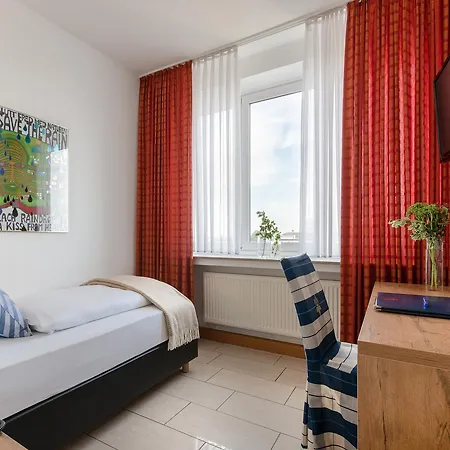 Conti Am Hauptbahnhof 3*