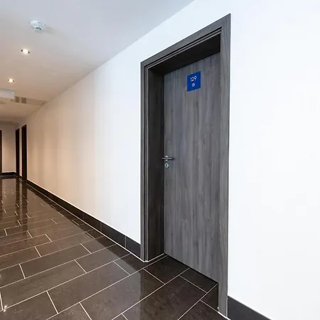 Conti Am Hauptbahnhof