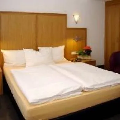 Hotel Conti Am Hauptbahnhof 3*