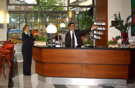 Conti Am Hauptbahnhof Hotel